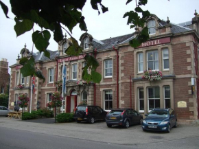 Lovat Arms Hotel